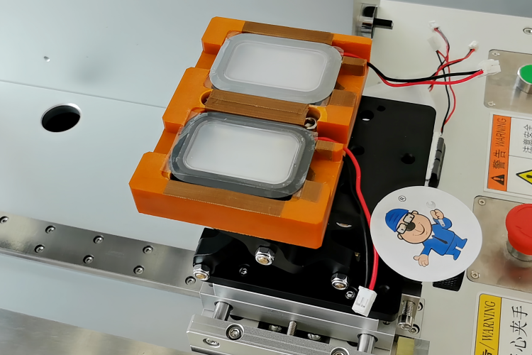 1754299724950029.png 燈罩貼膜機1.png